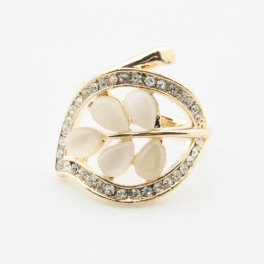 Elegant Opal Style Ring with Rhinestones Size 8